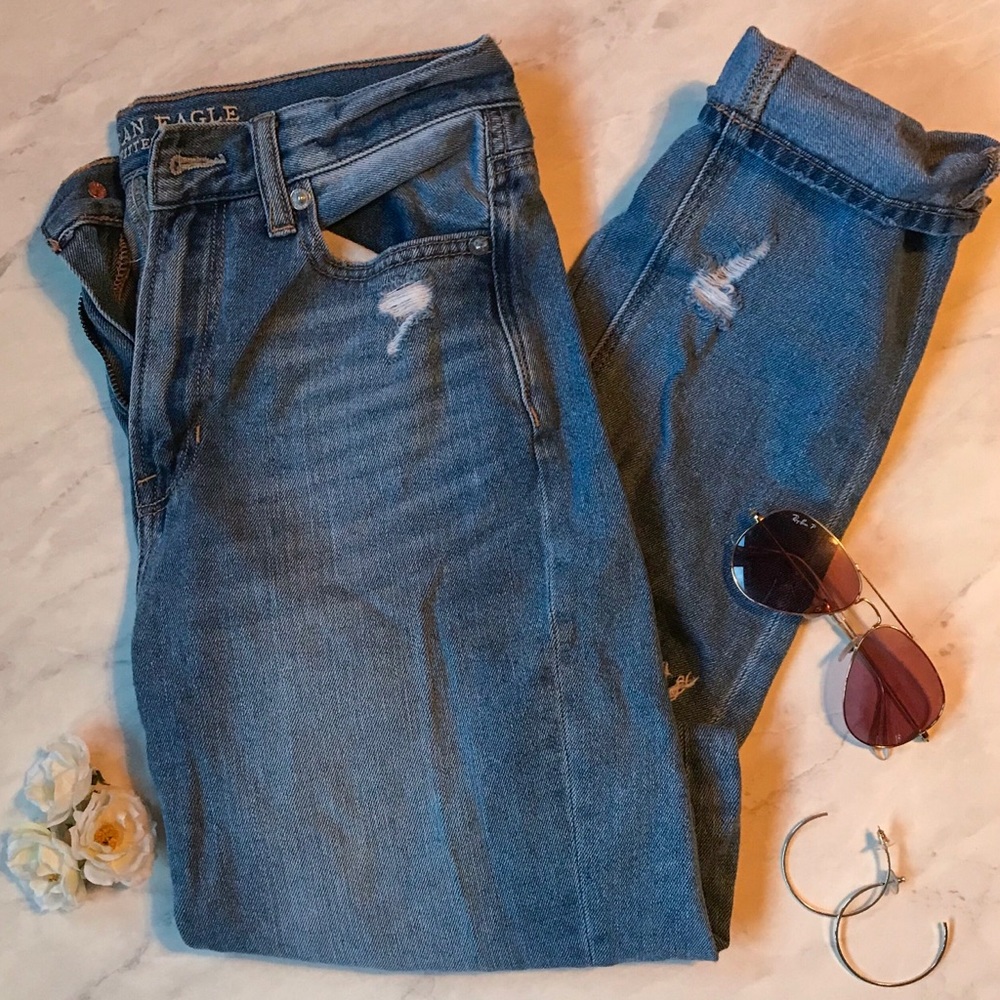 American Eagle Outfitters Mom Jeans